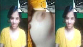 Cute Desi Girl Shows Boobs | Viral MMS