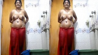 Desi Bhabhi Bathing And Shows Pussy Part 3 | Viral MMS