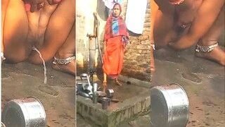 Desi Bhabhi Pissing | Viral MMS