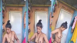 Sexy Desi Aunty Bathing Capture | Viral MMS