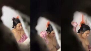Desi Bahbhi Bathing Captue | Viral MMS Desi