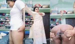 Horny Desi Bhabhi Shows Her Nude Body Part 1 | Viral MMS Desi